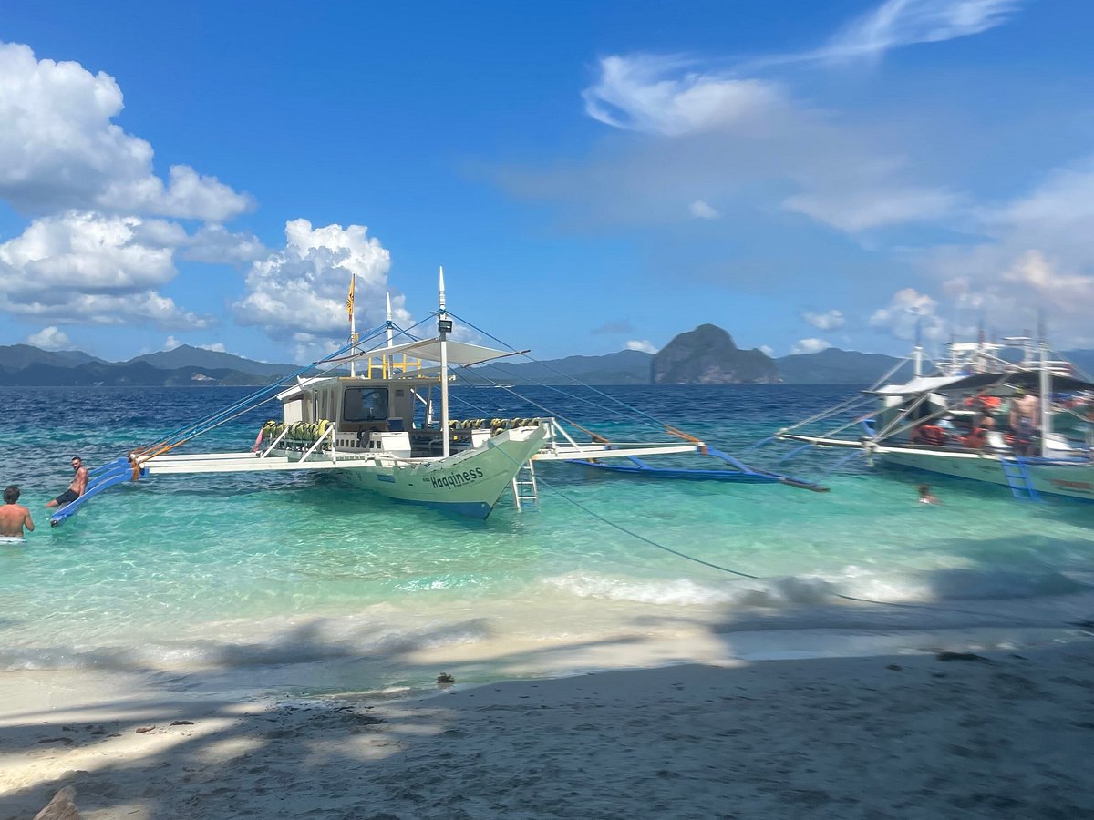 El Nido Islands: Private Coastal Dreams Sailing