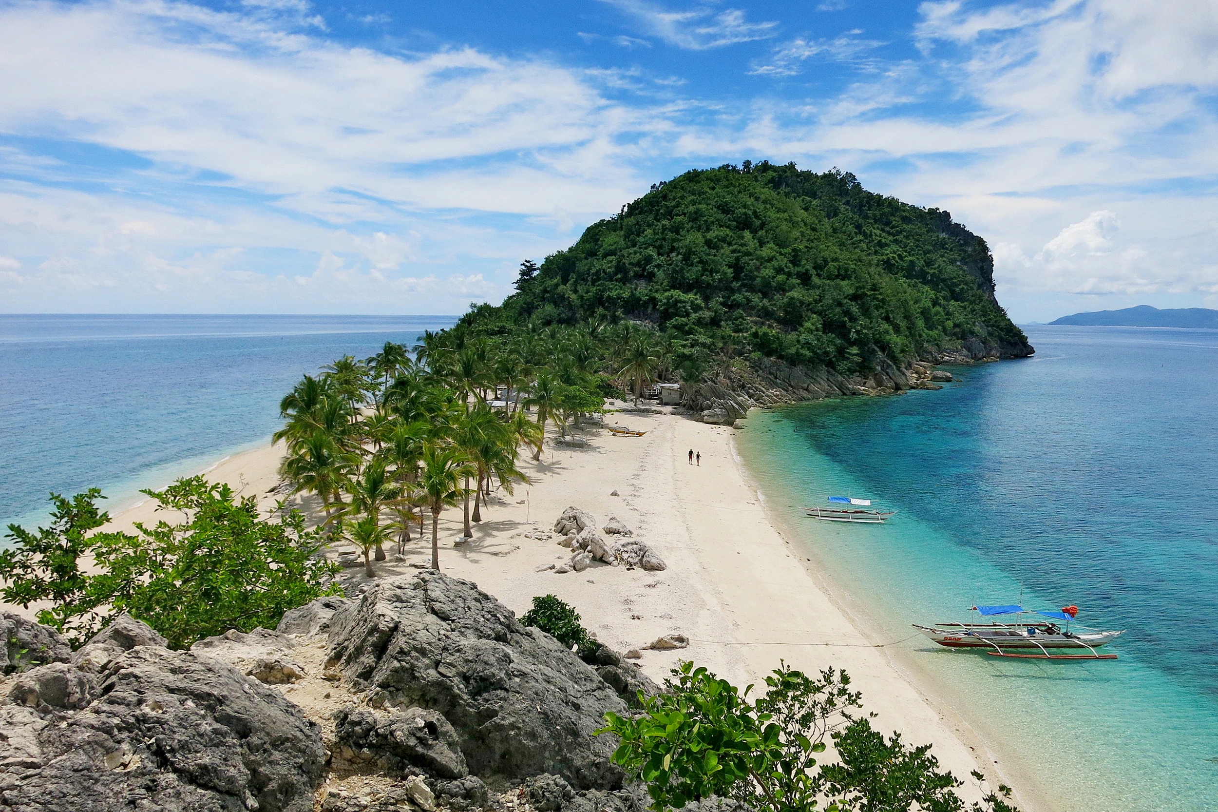 PRIVATE ISLA GIGANTES ISLAND HOPPING DAY TOUR
