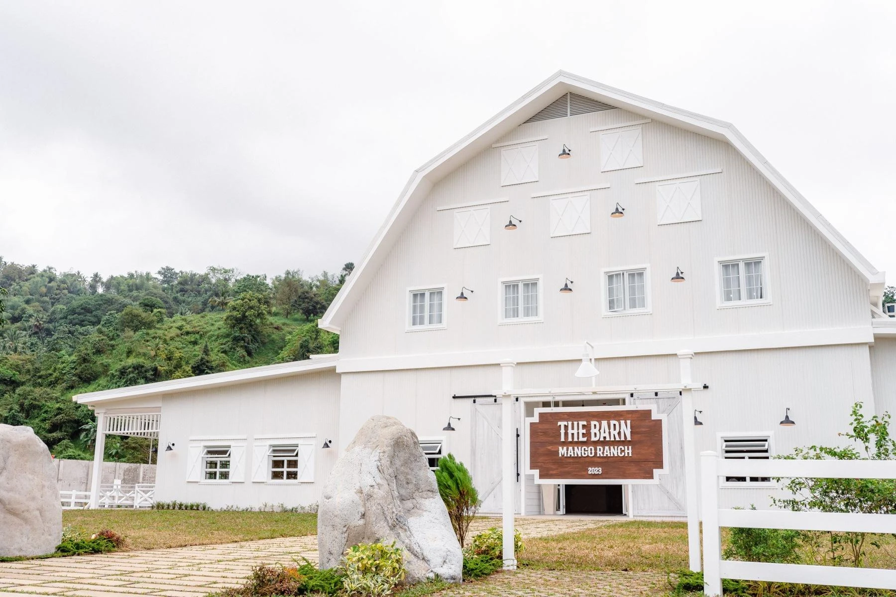 Dumaguete City Tours & Countryside (Tierra, The Barn, Sulfuric Red Rock Hotspring & Pulang Bato)