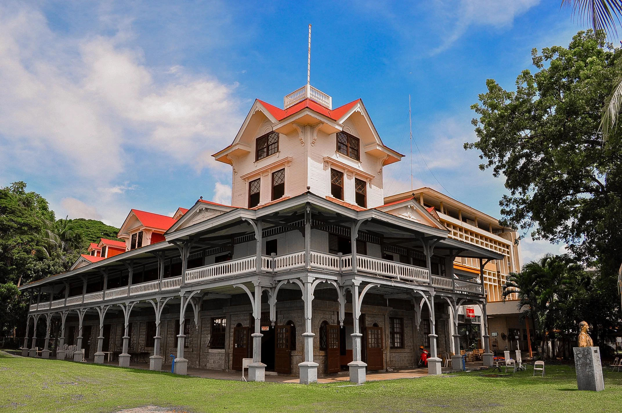Dumaguete City Tour & Twin Lake Balinsasayao & Danao - Private Tour
